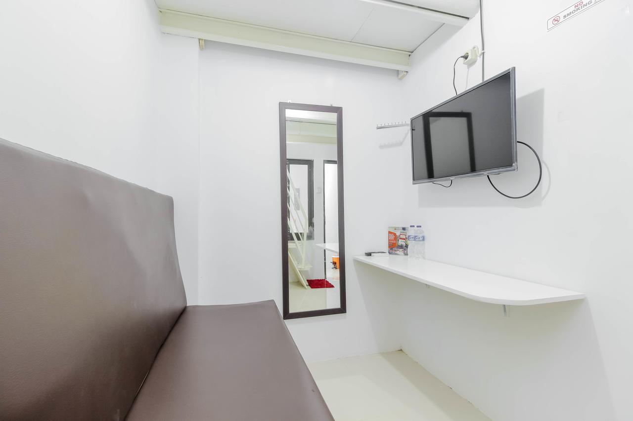 Reddoorz Near Hayam Wuruk Plaza Hotel Джакарта Екстериор снимка