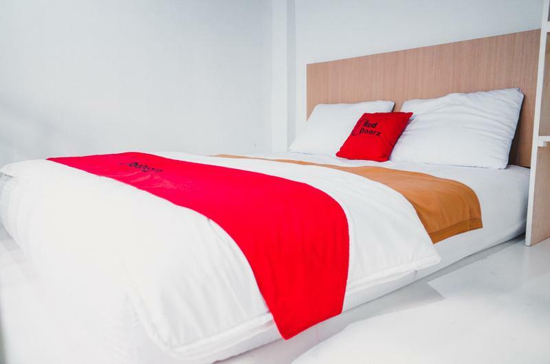 Reddoorz Near Hayam Wuruk Plaza Hotel Джакарта Екстериор снимка